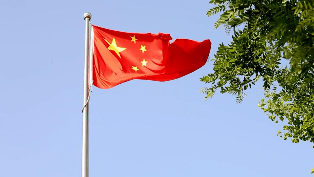 清镇市巢凤街道组织水晶东部社区开展走访慰问离退休干部活动